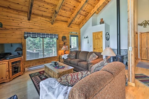 Peaceful Jefferson Cabin with Deck - Pets Welcome! House in Park County