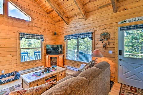 Peaceful Jefferson Cabin with Deck - Pets Welcome! House in Park County