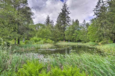 Historic, Victorian Villa with Park On-Site Villa in Hood Canal