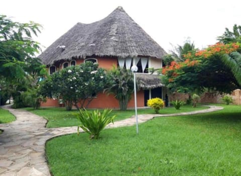 Tembo Court Apartments Condo in Malindi