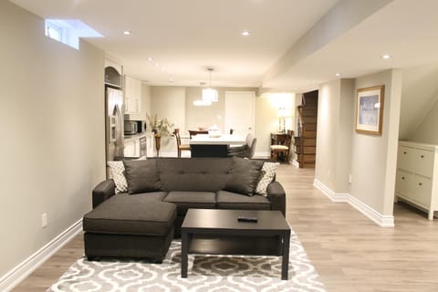 Fully Furnished private basement with separate entrance House in Richmond Hill