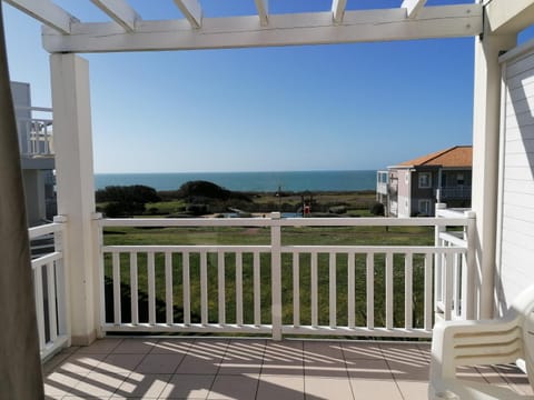 Day, Natural landscape, Balcony/Terrace, Sea view