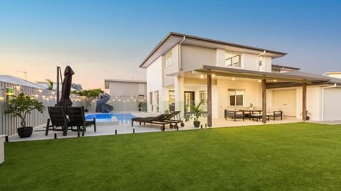 Putt Putt - Pool Slide - 100m to Beach - Ultimate Family Entertainer House in Kingscliff