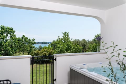 Property building, Balcony/Terrace