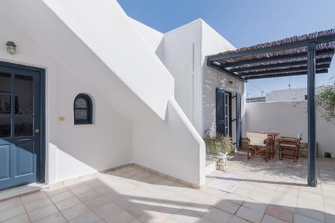 Marvelous One Bedroom House In Paros Apartment in Naousa