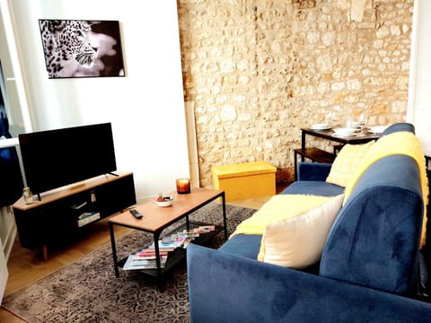 Chaleureux Studio dans le centre historique WIFI Apartment in Angoulême