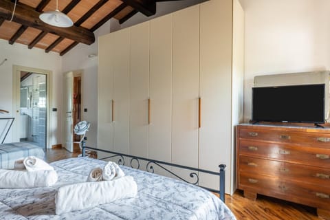 Casa Vecchia Rooms and Parking Alojamiento y desayuno in Gambassi Terme