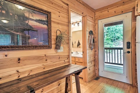 Rustic Young Harris Cabin with Fire Pit and Views House in Union County