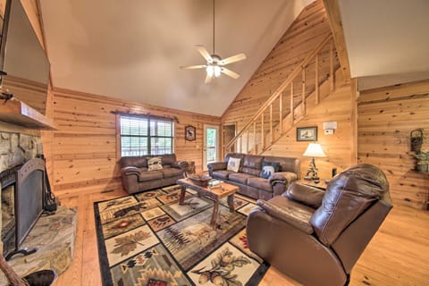 Rustic Young Harris Cabin with Fire Pit and Views House in Union County