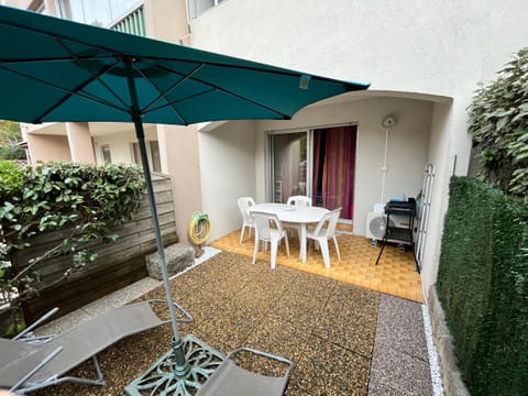 Garden, Dining area, Garden view, sunbed