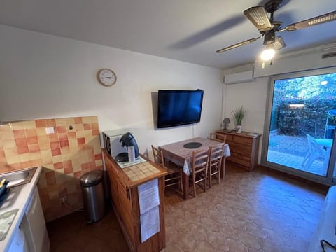 TV and multimedia, Dining area, minibar