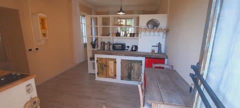 Coffee/tea facilities, Kitchen or kitchenette, pet friendly, stove, toaster