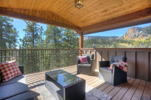 Castle Rock Retreat House in La Plata County