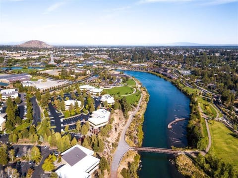 Riverview Retreat Haus in Bend