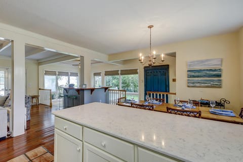 Under The Oaks - Island Living At Its Best Haus in Isle of Palms