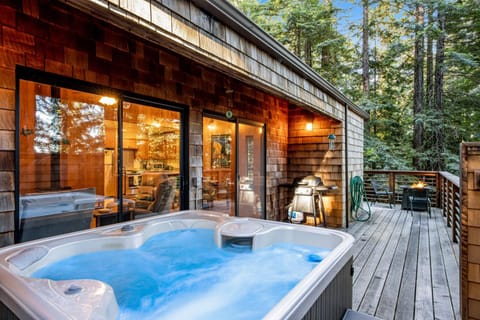 Redwood Retreat House in Gualala