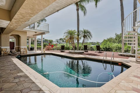 Champagne Dreams House in Palm Harbor