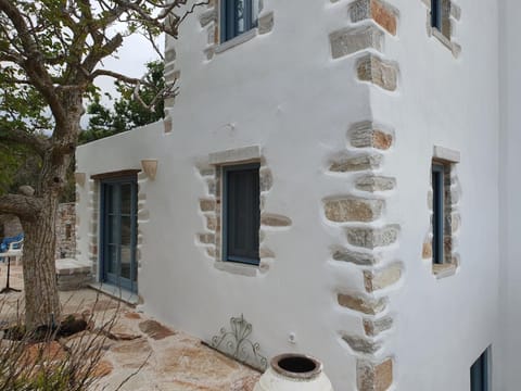 PYRGOS - Traditional house at Kaloxilos, Naxos House in Naxos, Naxos and Lesser Cyclades, Greece