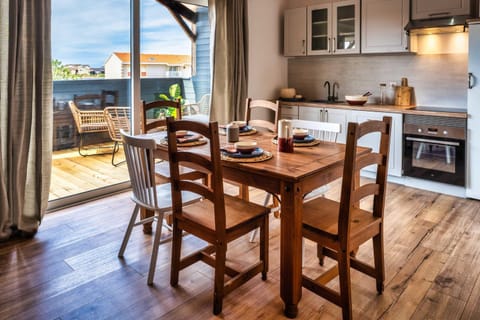 Dining area, Area and facilities