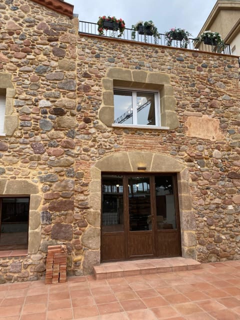 Masia Can Llonch House in Vallès Occidental