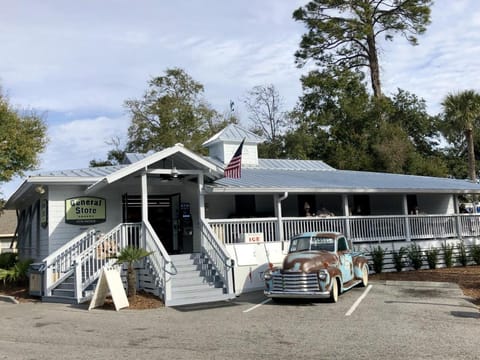 99 Mooring Buoy House in Hilton Head Island