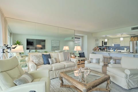 Quiet Ocean-View Getaway at Beachfront Resort Apartment in Hutchinson Island