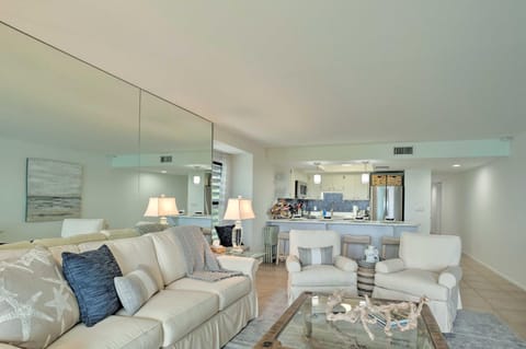 Quiet Ocean-View Getaway at Beachfront Resort Apartment in Hutchinson Island