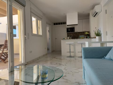 NIDO DEL AMOR deluxe 1a linéa Terraza Indoorpool Wifi Aire Netflix 10 metros a Cala del Pino Condo in La Manga