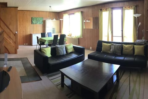 Living room, Seating area, Dining area, Meals