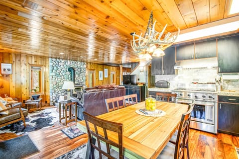 Teanaway River Lodge House in Kittitas County