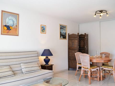 Appartement T2 climatisé avec piscine, terrasse et parking à 600m de la plage - Le Lavandou - FR-1-251-399 Apartment in Le Lavandou