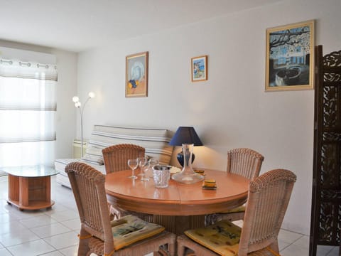 Appartement T2 climatisé avec piscine, terrasse et parking à 600m de la plage - Le Lavandou - FR-1-251-399 Apartment in Le Lavandou