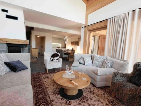 Chalet de Luxe avec Accès Pistes, Sauna, Jacuzzi, Cheminée et Parking, aux 3 Vallées - FR-1-344-721 Chalet in St Martin Belleville