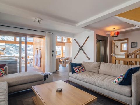 Chalet 210m², 6 suites, ski-in/ski-out, jacuzzi, sauna, garage Tesla, TV, Wi-Fi, arrivée dimanche - FR-1-344-766 Chalet in St Martin Belleville