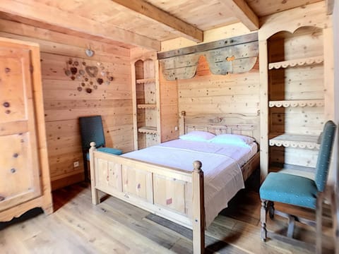 Chalet en bois, 4 chambres, WIFI, skis, parking proche, 8 pers - FR-1-344-791 Chalet in Les Allues