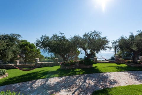 Garden view, Sea view