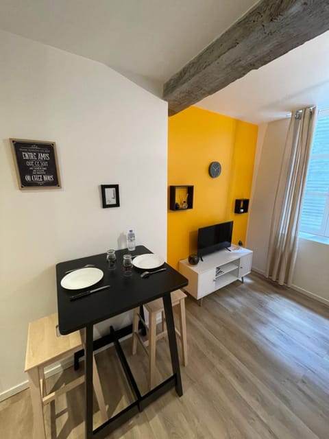 Beau studio centre ville Apartamento in Moulins