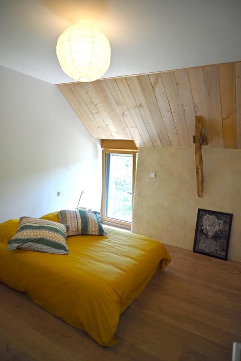 LES CHAMBRES AUX LOUPS en Brocéliande Bed and Breakfast in Brittany