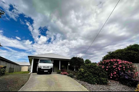 CandE on Wheelton House in Kingscote