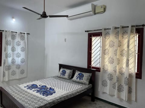 WHITE HOUSE- 1BK Pleasant Apartment with Open Terrace Urlaubsunterkunft in Coimbatore
