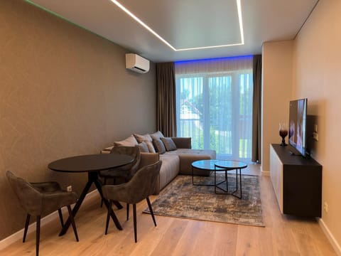 Communal lounge/ TV room, Living room, Seating area, Dining area