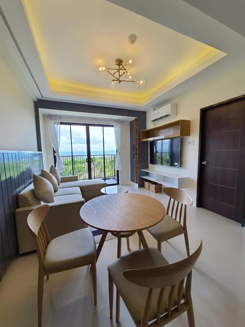 A condo with lake view near Highlands Steakhouse Apartment in Tagaytay