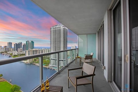 Infinite View and Balcony with Pool, Gym, Near Beach Condo in Hallandale Beach