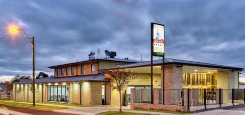 Astro Dish Motor Inn Motel in Parkes