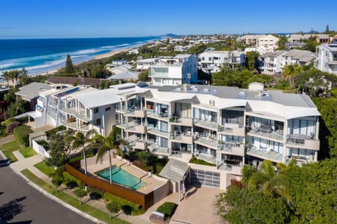 Unit 3 21 Park Generous and Comfortable Beachside Abode Apartment in Sunrise Beach