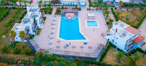 Property building, Bird's eye view, Swimming pool