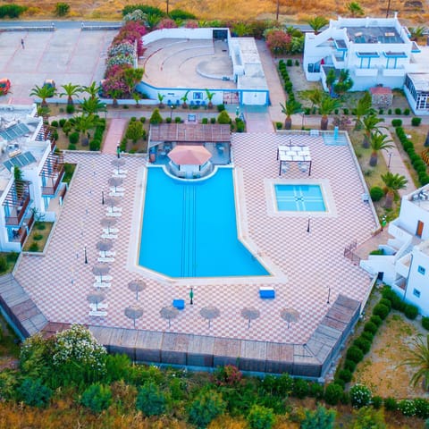 Property building, Bird's eye view, Swimming pool