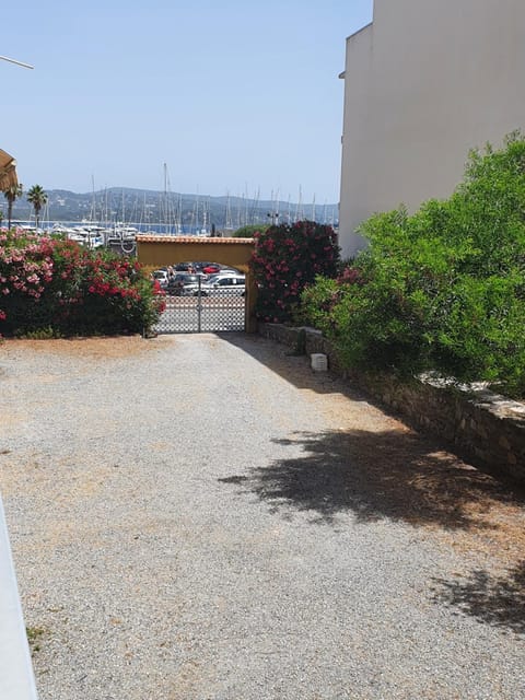 Cavalaire Sur Mer Apartment in Cavalaire-sur-Mer