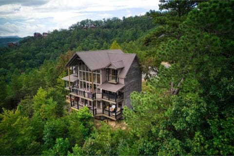 Awe-inspiring Estate Wpool, Theater, Fire Pit Casa in Pigeon Forge