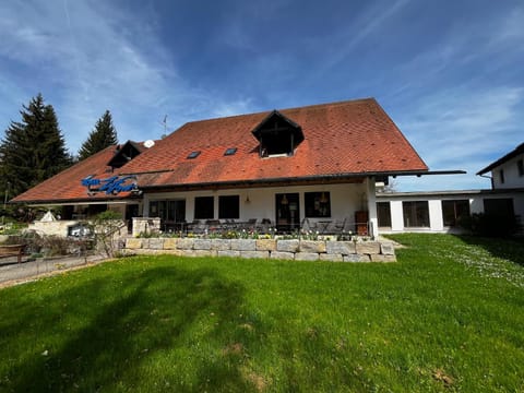 Property building, Spring, Day, Garden, Garden view